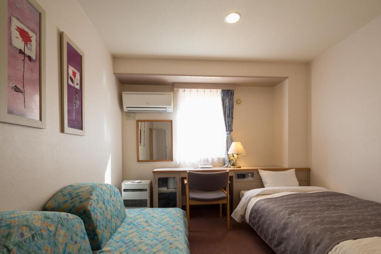 Hotel Sato Shinhidaka Esterno foto